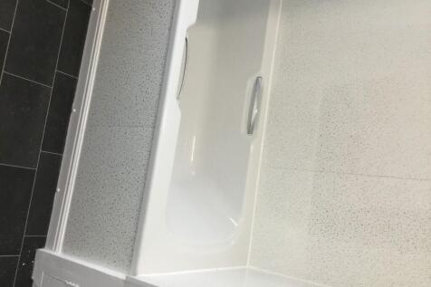 bathroom tub