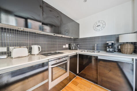 1358338-8-68da493...