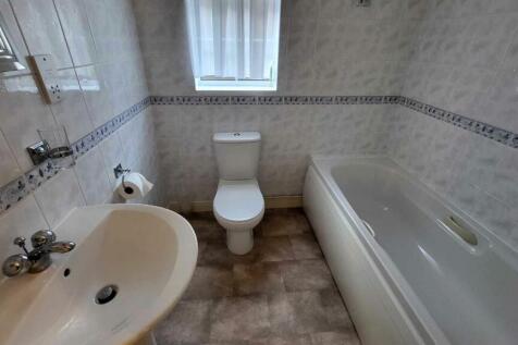 Bathroom (L Shaped)