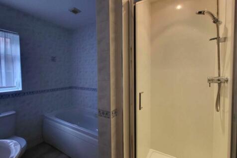 Bathroom (L Shaped)