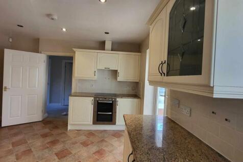 Kitchen (L Shaped)