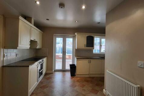Kitchen (L Shaped)
