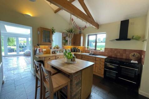 Kitchen / Breakfast Room