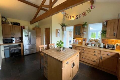 Kitchen / Breakfast Room