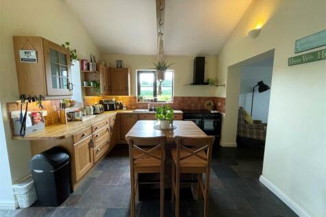 Kitchen / Breakfast Room