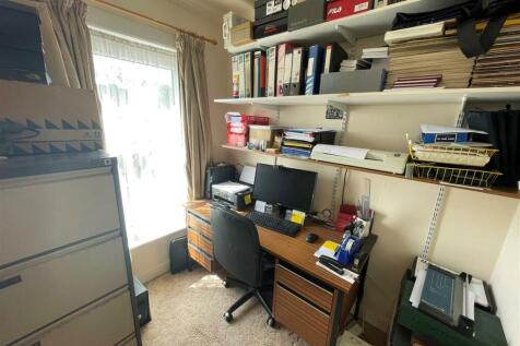 Bedroom 4 / Study