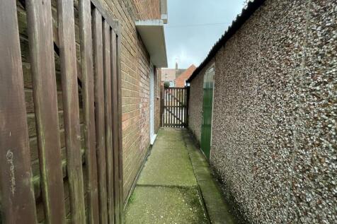 Side Pathway