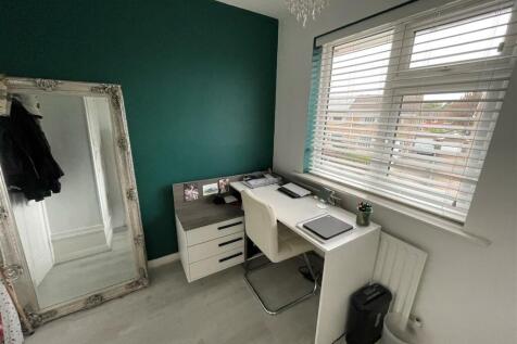 Bedroom 3 / Study