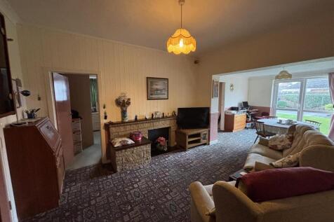 Living Dining Area