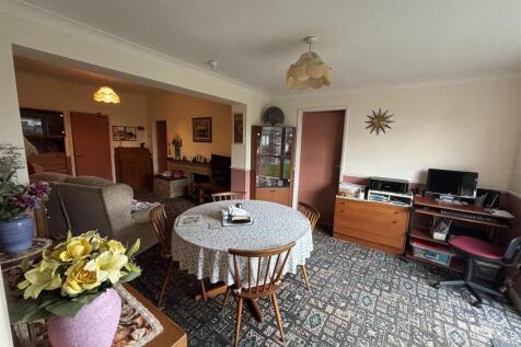 Living Dining Area