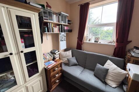 Bedroom 3 / Study