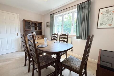 Dining Room/Bedroom 2