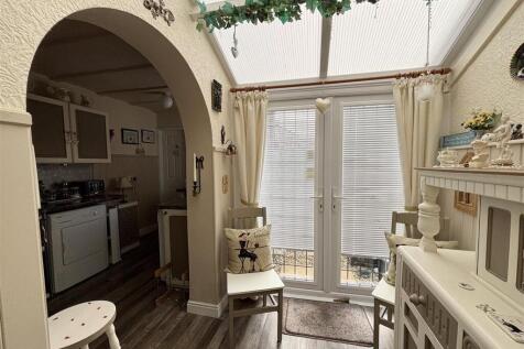 Sun Room / Rear Entrance