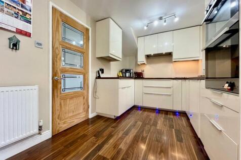 1 humber kitchen 2.jpg