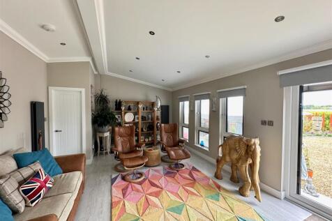 3 Pompeys Lane Ferndown BH22 9DY - 5 of 24.jpeg