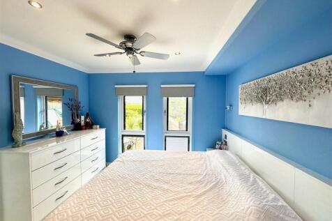 3 Pompeys Lane Ferndown BH22 9DY - 6 of 24 Bedroom