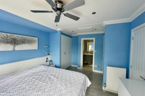 3 Pompeys Lane Ferndown BH22 9DY - 8 of 24 bedroom