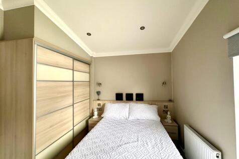 3 Pompeys Lane Ferndown BH22 9DY - 11 of 24 bedroo