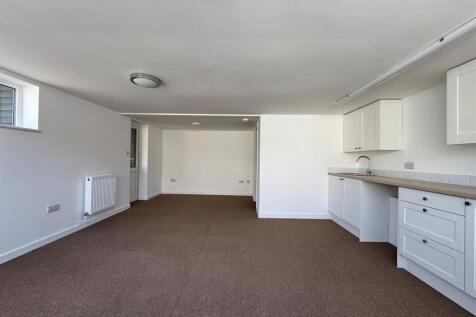 19 TRICKETT ANNEXE.jpg