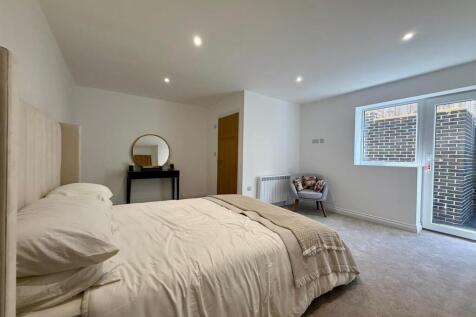 66 pr 21 master bedroom.jpg