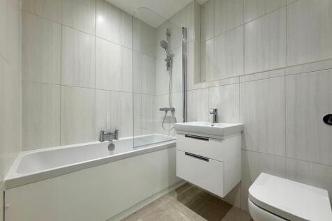 66 pr 27 bathroom with bath 2.jpg