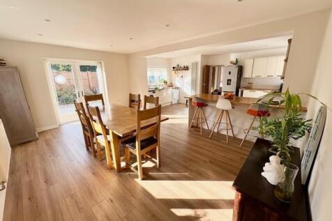 109 c r kitchen 2.jpg