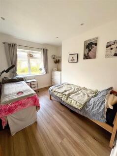 109 c r bed 2.jpg