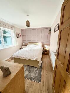 109 c r bed 3.jpg