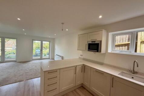 66 pr 25 open plan kitchen.jpg
