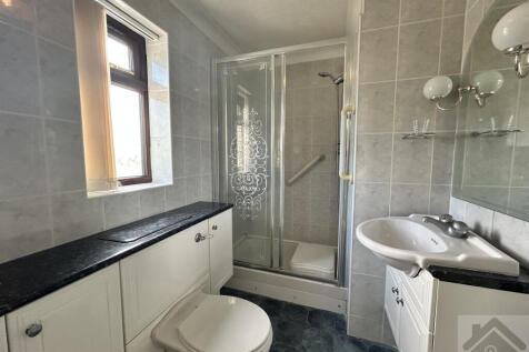 Elm Low Road En suite 