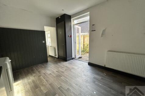 49 Queens Ave 2.jpeg