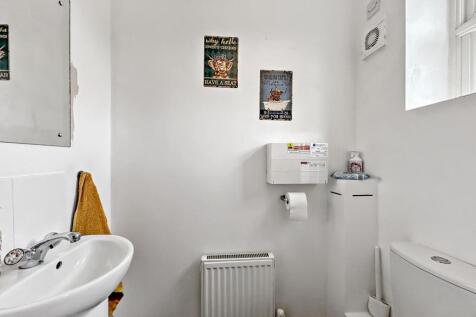 Cloakroom/Wc