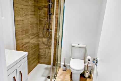 ensuite r6  - flower