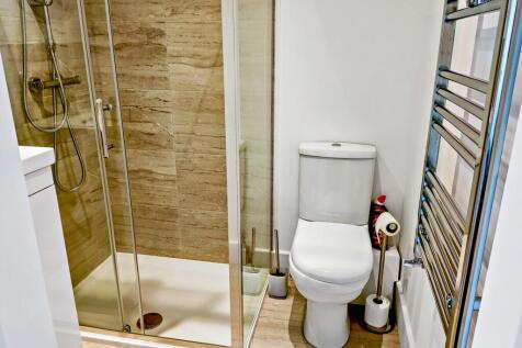 ensuite  - r6 flower