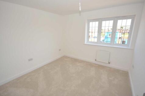 bedroom 4.jpg