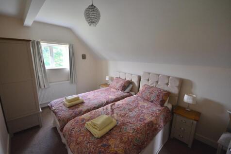 Bedroom 2.JPG