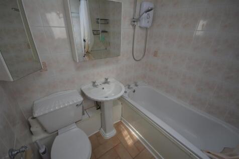 Bathroom.JPG