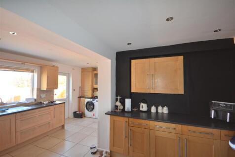 Kitchen #.JPG