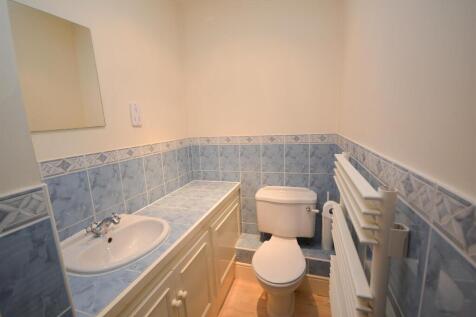 Bathroom 2.jpg