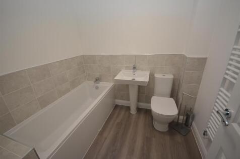 sorrel close 43 bathroom.JPG