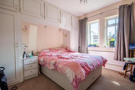 05 - Bed1FINAL.jpg