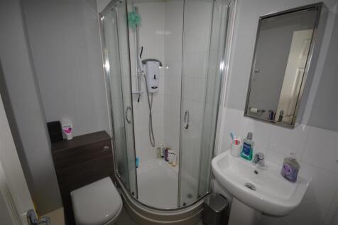Bathroom .JPG