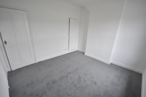 Bedroom 1.JPG