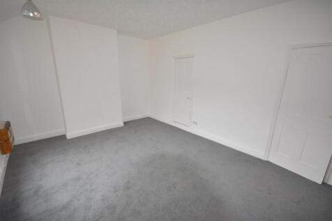 Bedroom 2.JPG
