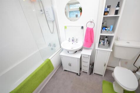Bathroom.JPG