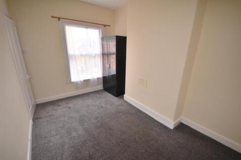 Bedroom 2.JPG