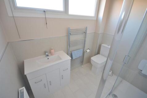 Bathroom.JPG