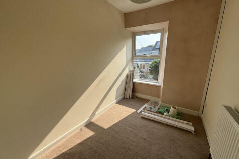 Smaller Bedroom