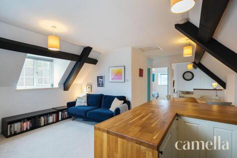 Kitchen / Reception