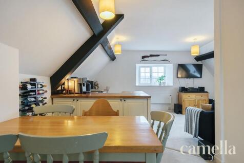 Kitchen / Reception